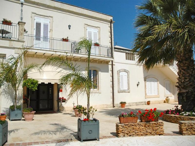 Charme Hotel Villa Principe Fitalia Fanusa Exterior photo